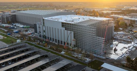 Rośnie wielki kompleks logistyczno-magazynowy Grupy Maspex w Tychach [ZDJĘCIA]