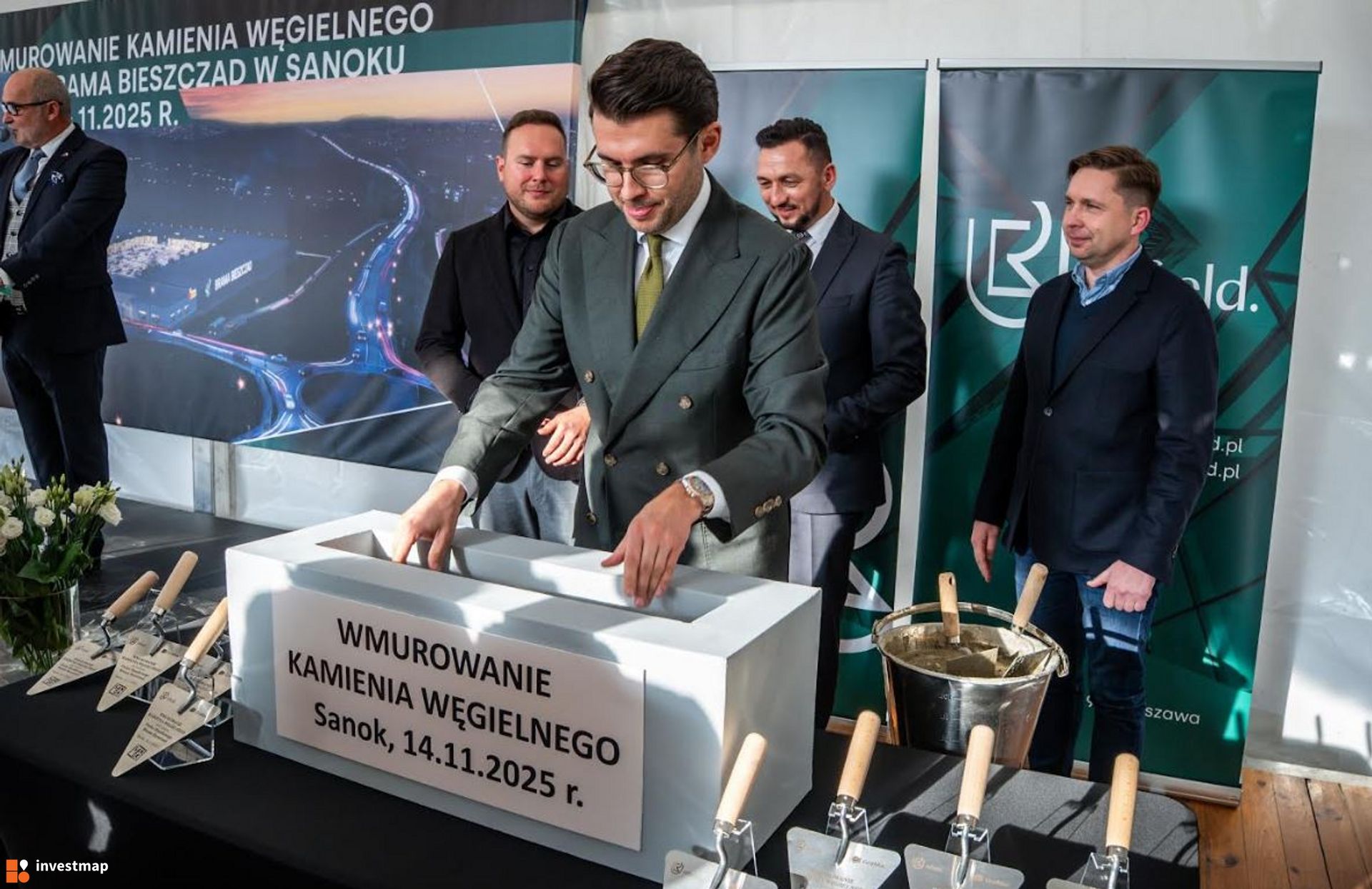 REFIELD uroczyście wmurował kamień węgielny pod Bramę Bieszczad w Sanoku