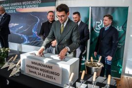 REFIELD uroczyście wmurował kamień węgielny pod Bramę Bieszczad w Sanoku [FILM+ZDJĘCIA]