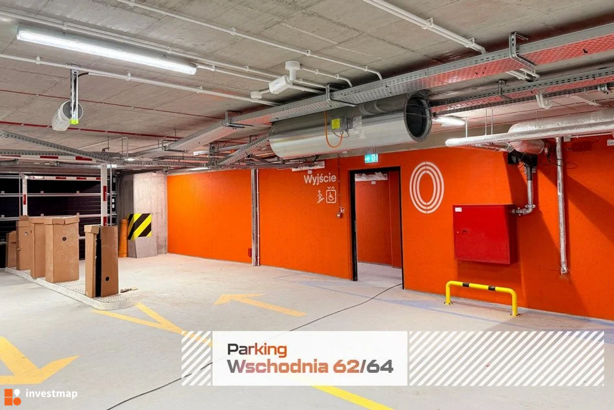 Zdjęcie Parking wielopoziomowy, Wschodnia 62/64 fot. Wojciech Jenda