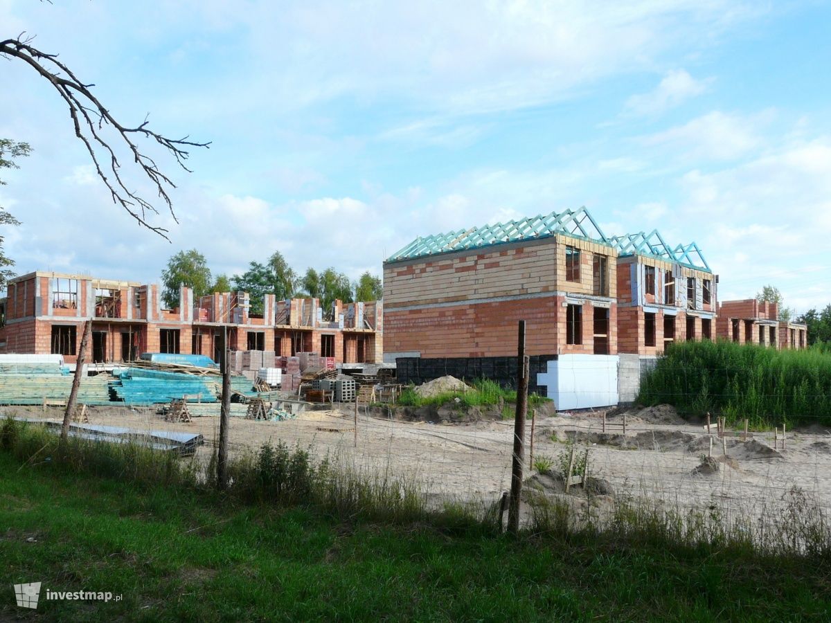 Zdjęcie [Wrocław] Osiedle domów jednorodzinnych "Nowe Maślice", al. Śliwowa fot. alsen strasse 67 