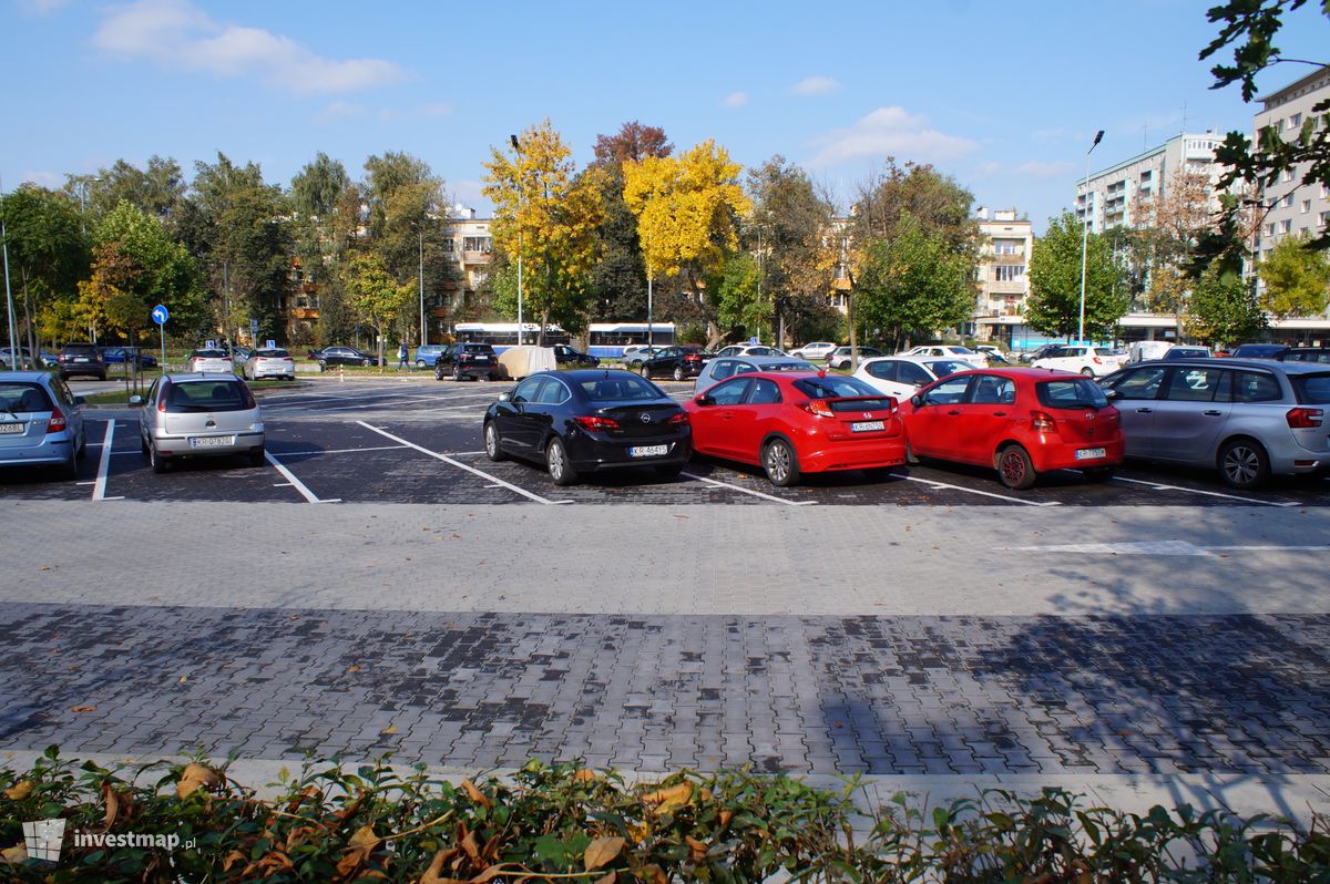 Zdjęcie Parking, Al. Jana Pawła II fot. Damian Daraż 