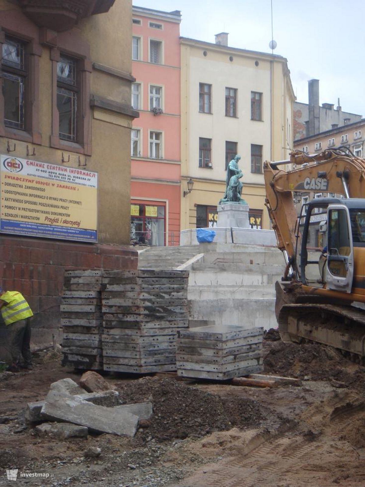 Zdjęcie [Nowa Ruda] Przebudowa zabytkowego Rynku wraz z restauracją Ratusza fot. Jan Augustynowski