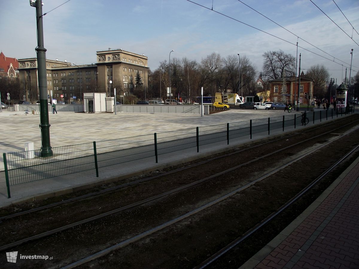 Zdjęcie Parking podziemny, al. 3 Maja fot. Damian Daraż 