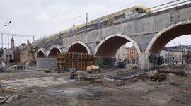 Trwa budowa estakady Szybkiej Kolei Aglomeracyjnej w Krakowie [ZDJĘCIA]
