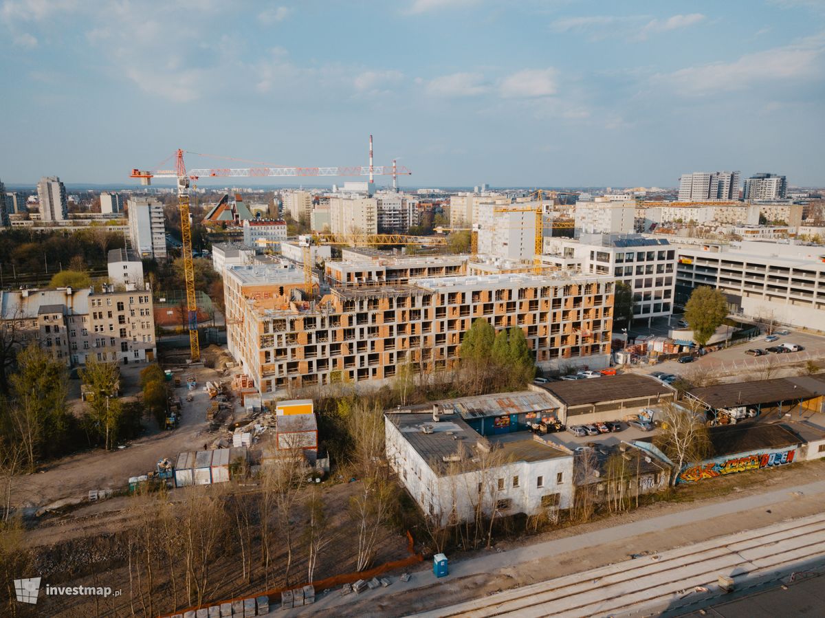 Zdjęcie [Wrocław] Budynek wielorodzinny "Braniborska 44" fot. Jakub Zazula 