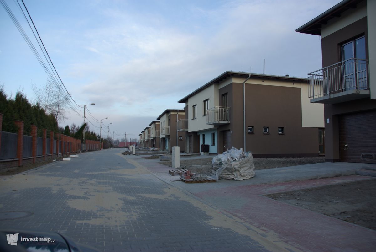 Zdjęcie [Katowice] Osiedle domów jednorodzinnych, ul. Leszczynowa fot. Lukander 