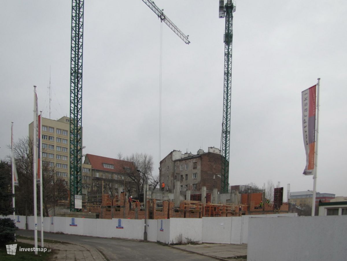 Zdjęcie Apartamentowce przy Krowiej 6 i Sierakowskiego 5 (Port Praski) fot. Polex 