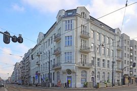 Kolejna zabytkowa kamienica w centrum Łodzi odzyskała blask [ZDJĘCIA]