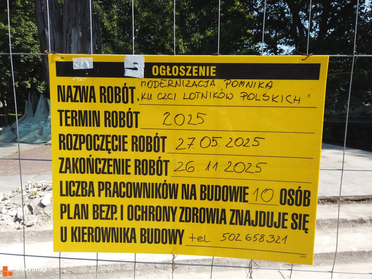 Zdjęcie Pomnik Lotników Polskich fot. Damian Daraż 