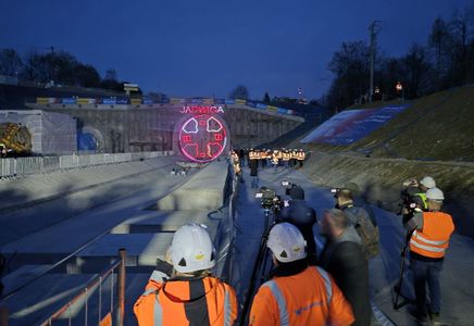 Linia kolejowa Podłęże-Piekiełko: pierwszy tunel kolejowy wydrążony [ZDJĘCIA]