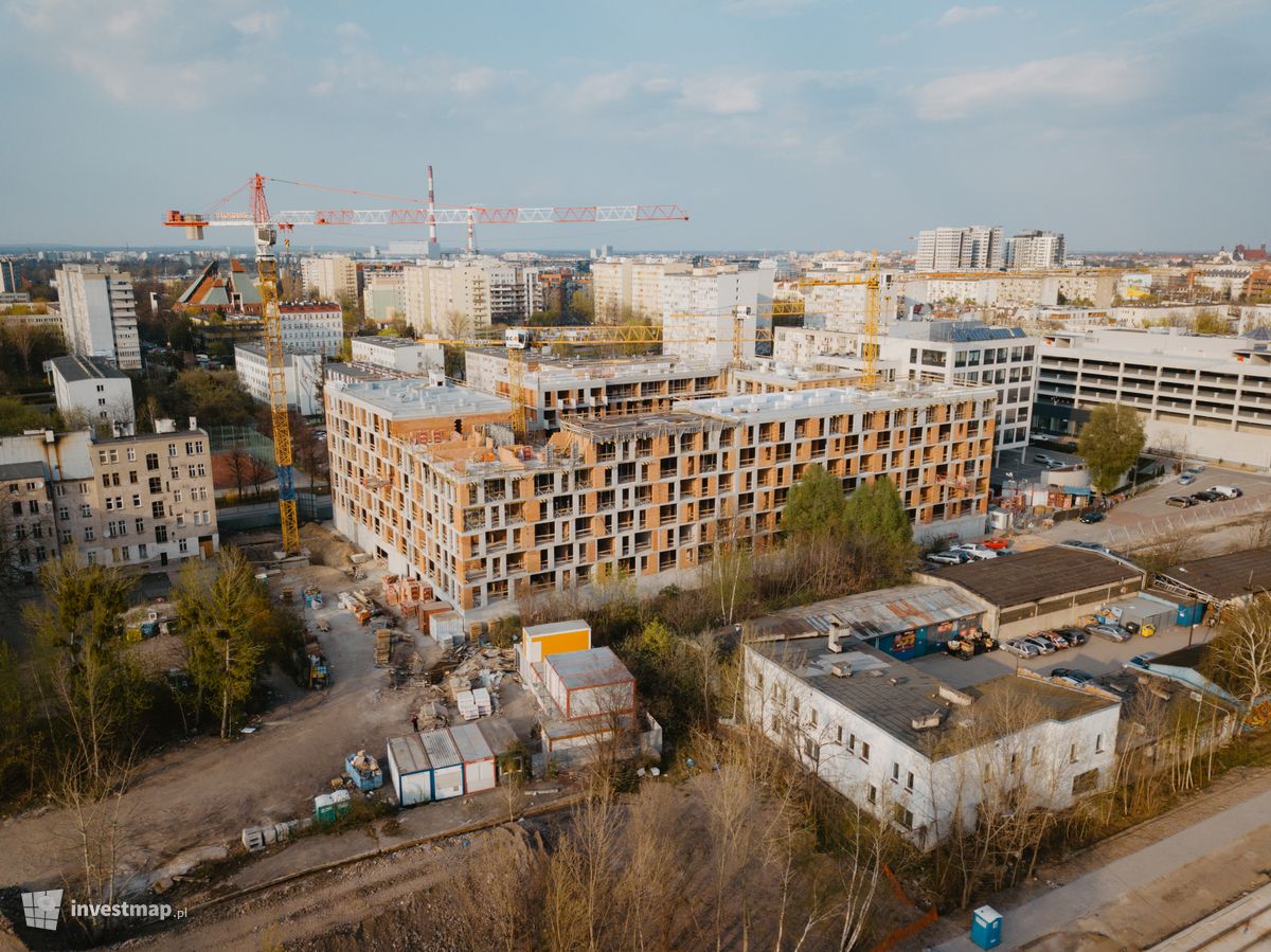 Zdjęcie [Wrocław] Budynek wielorodzinny "Braniborska 44" fot. Jakub Zazula 