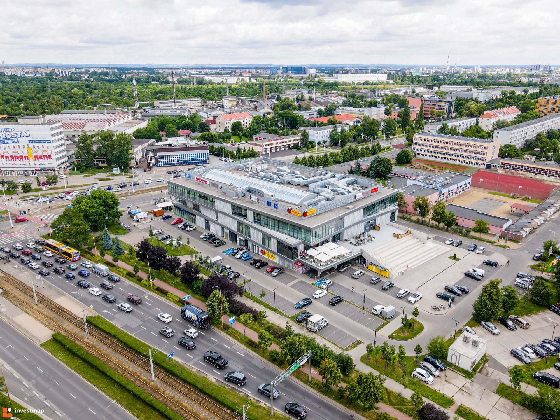 Womak Holding konsekwentnie wzmacnia ofertę swoich centrów convenience we Wrocławiu