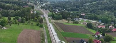 W ramach inwestycji kolejowej za 4,3 mld zł Podłęże-Piekiełko na lk104 w Chomranicach powstaje nowy przystanek [FILM+ZDJĘCIA]