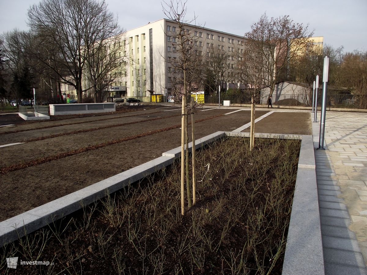 Zdjęcie Parking podziemny, al. 3 Maja fot. Damian Daraż 