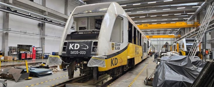 Kolejowe metamorfozy w Legnicy. Jak pociągi Kolei Dolnośląskich dostają nowe życie?