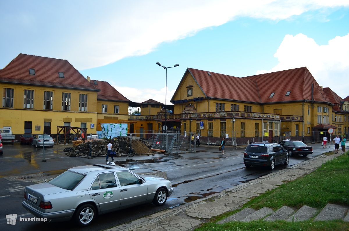 Zdjęcie [Kędzierzyn-Koźle] Dworzec "Kędzierzyn-Koźle Główny" (remont) fot. Jan Hawełko 