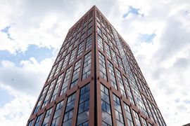 Warimpex kupił 80-metrowy biurowiec Red Tower w Łodzi [ZDJĘCIA]