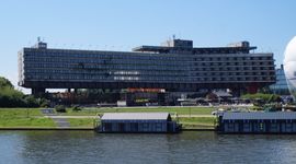 Społecznicy chcą wpisania Hotelu Forum w Krakowie - ikony modernizmu, do rejestru zabytków