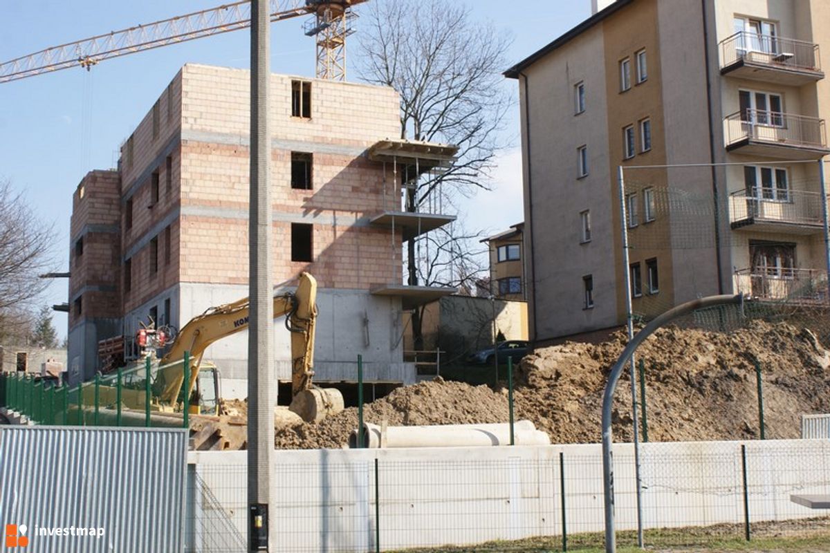 Zdjęcie [Kraków] Budynek Mieszkalny, ul. Ułanów 60 fot. Damian Daraż 