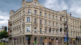 Kolejna zabytkowa kamienica w centrum Łodzi odzyskała dawny blask [ZDJĘCIA]