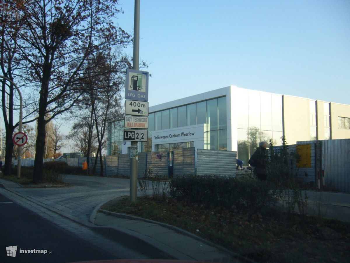 Zdjęcie [Wrocław] Nowy salon Volkswagena fot. Orzech 