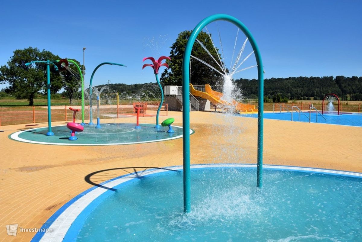 Zdjęcie Kompleks rekreacyjny z basenami letnimi fot. Orzech 