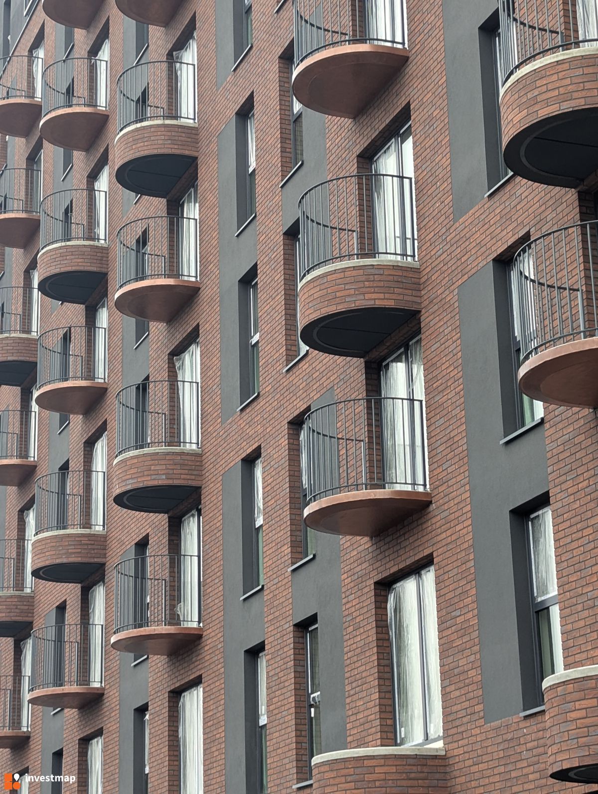 Zdjęcie Oval Sky fot. Jakub Zazula 