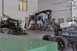 Wojskowa Akademia Techniczna otworzyła Centrum Robotów Mobilnych w Warszawie [FILM+ZDJĘCIA]