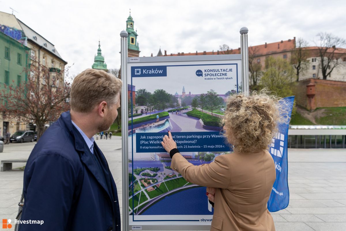 Zdjęcie Plac Wielkiej Armii Napoleona fot. Wojciech Jenda