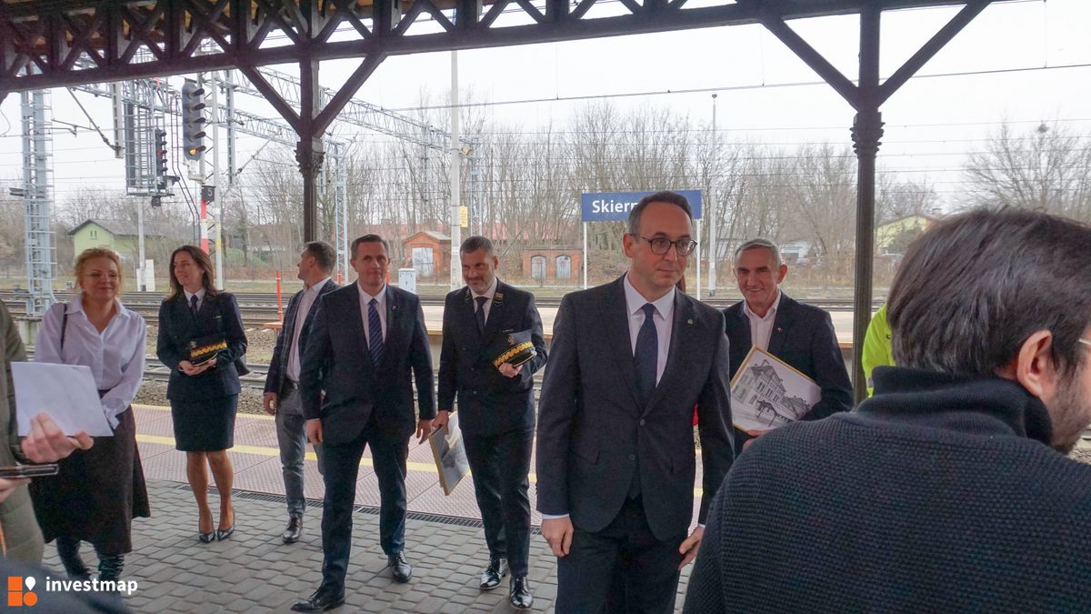 Zdjęcie Dworzec kolejowy w Skierniewicach fot. Wojciech Jenda