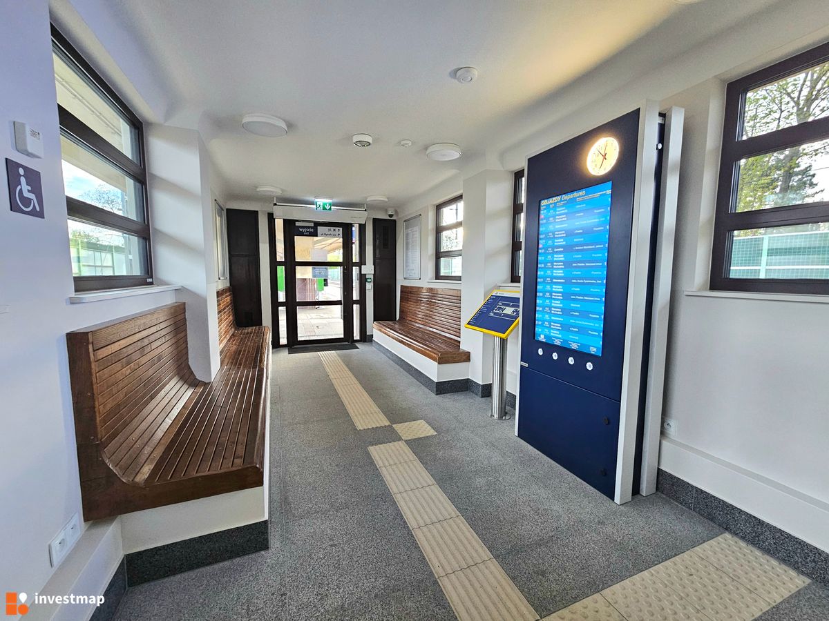 Zdjęcie Dworzec w Brwinowie fot. Wojciech Jenda