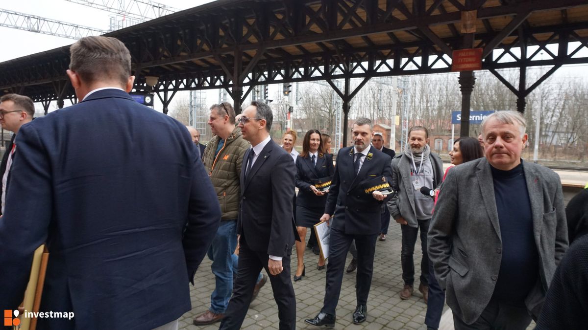 Zdjęcie Dworzec kolejowy w Skierniewicach fot. Wojciech Jenda