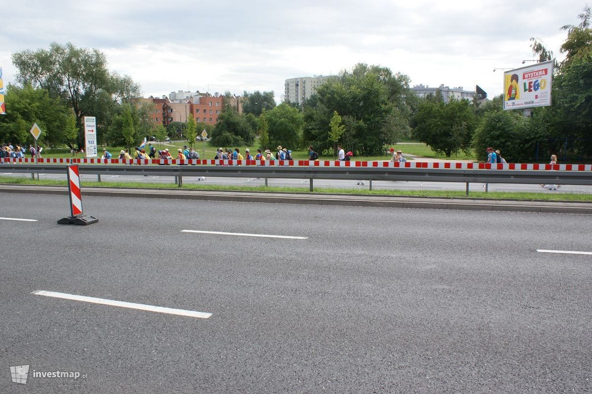 Zdjęcie [Kraków] Budynek Biurowo - Usługowy, ul. Wielicka 224 fot. Damian Daraż 