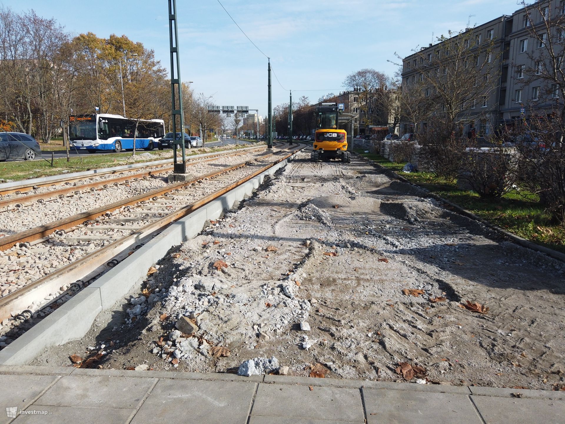 Postępują prace przy przebudowie torowiska tramwajowego i ulicy Kocmyrzowskiej w Krakowie 