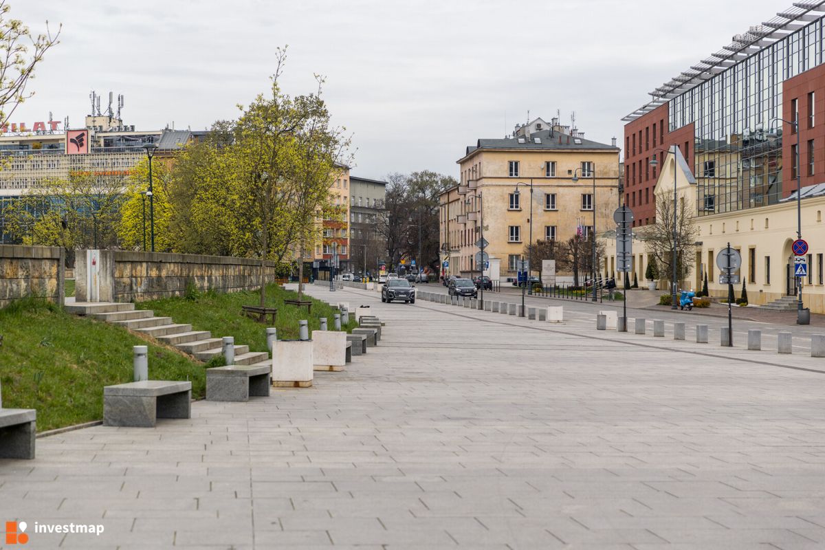 Zdjęcie Plac Wielkiej Armii Napoleona fot. Wojciech Jenda