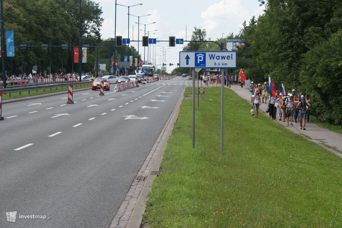 Zdjęcie [Kraków] Budynek Biurowo - Usługowy, ul. Wielicka 224 fot. Damian Daraż 