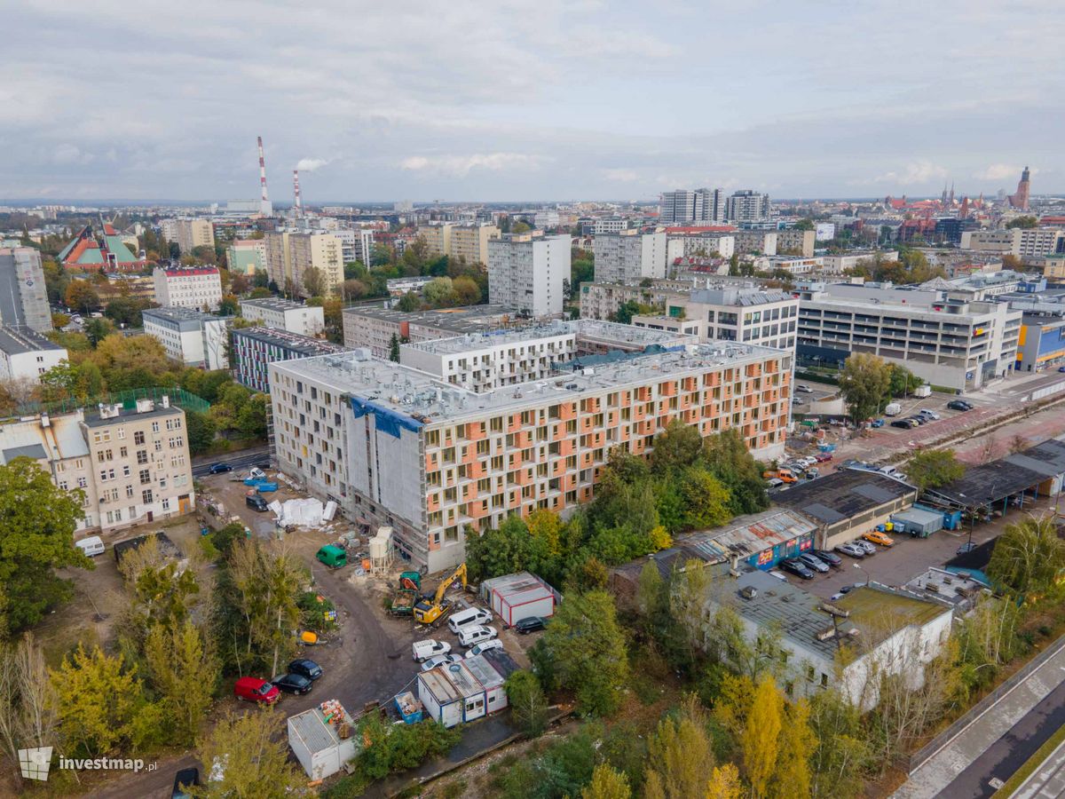 Zdjęcie [Wrocław] Budynek wielorodzinny "Braniborska 44" fot. Jakub Zazula 