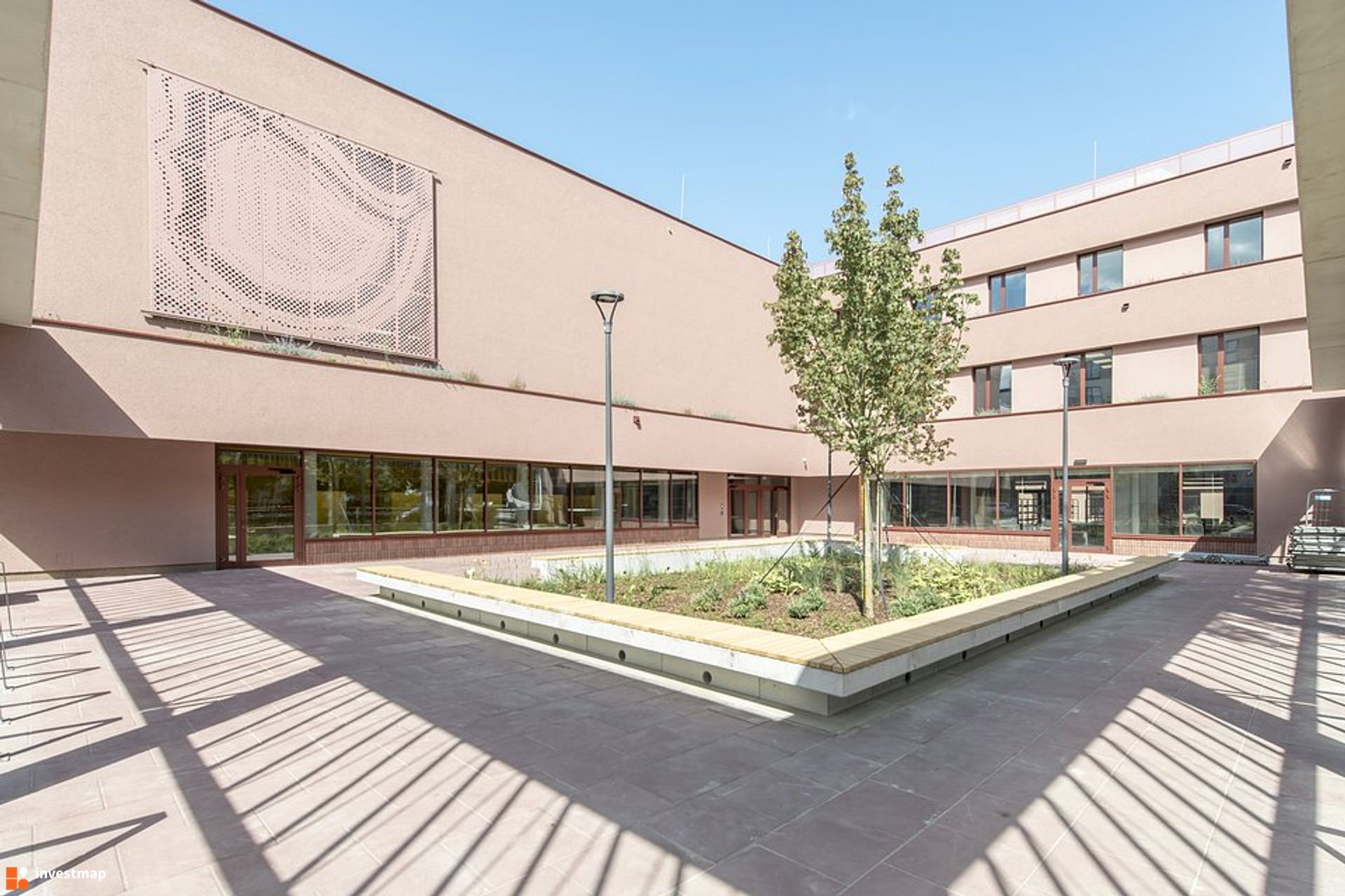 Pierwsza modelowa szkoła publiczna w Warszawie z pozwoleniem na użytkowanie 