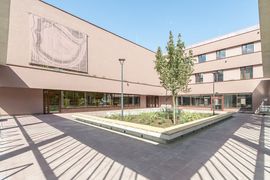 Pierwsza modelowa szkoła publiczna w Warszawie z pozwoleniem na użytkowanie [ZDJĘCIA]