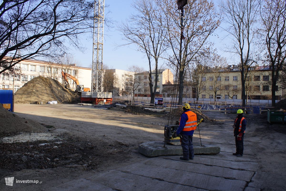 Zdjęcie [Kraków] Basen, al. Kijowska fot. Damian Daraż 