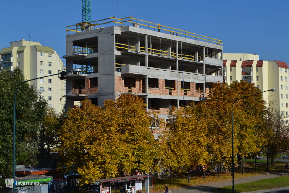 Zdjęcie [Warszawa] Budynek wielorodzinny "Ostrobramska 130" fot. Jan Augustynowski