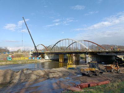 Postępują prace na budowie nowych Mostów Chrobrego we Wrocławiu [FILM + WIZUALIZACJE]