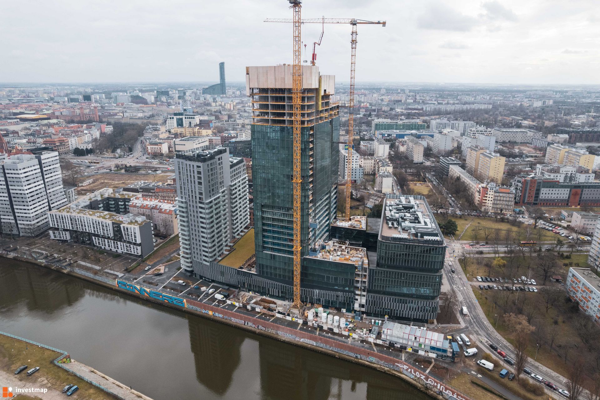 W centrum Wrocławia, nad Odrą, powstaje 137-metrowy Quorum Tower 