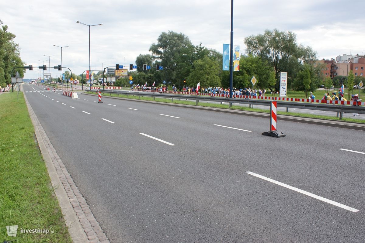 Zdjęcie [Kraków] Budynek Biurowo - Usługowy, ul. Wielicka 224 fot. Damian Daraż 