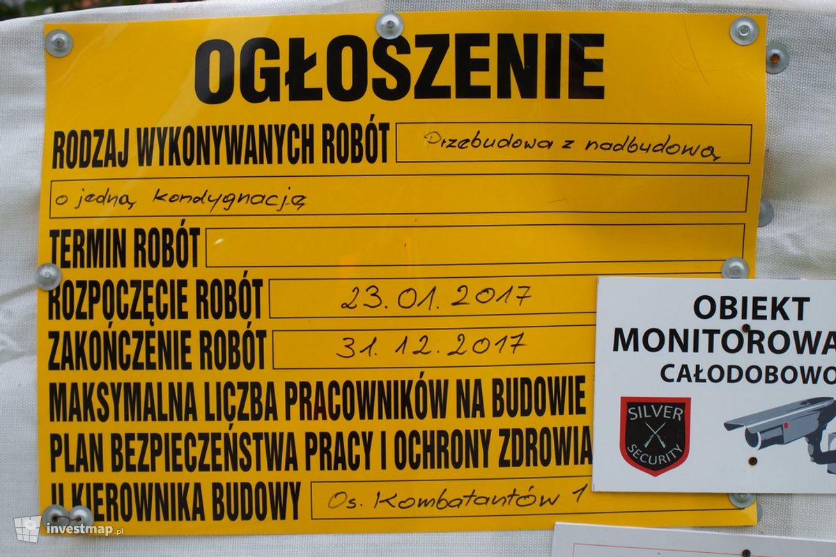 Zdjęcie [Kraków] Pawilon Usługowy, os. Kombatantów 1 fot. Damian Daraż 