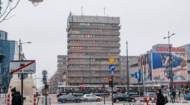Kultowy biurowiec dawnego SDH Central w Łodzi wystawiony na sprzedaż [ZDJĘCIA]