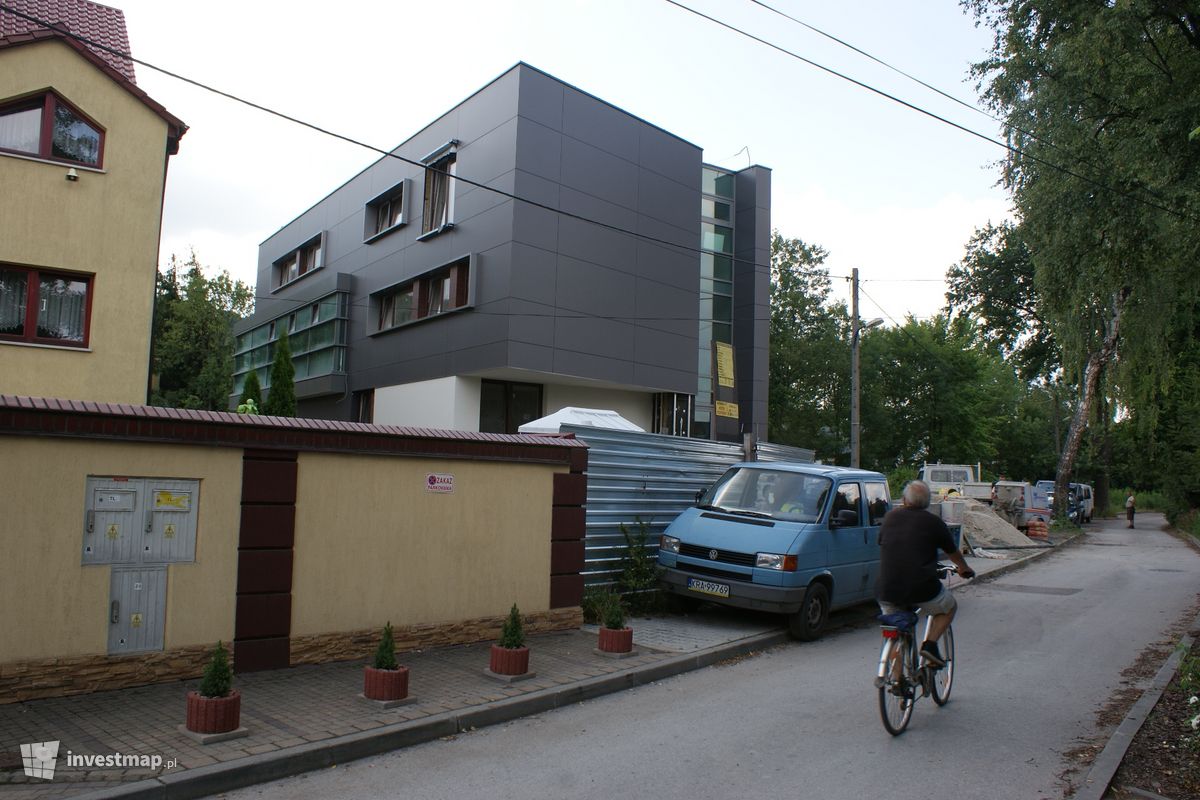 Zdjęcie [Kraków] Budynek Biurowo - Usługowo - Mieszkalny, KRAKÓW, Wola Justowska, ul. Królowej Jadwigi/Józefa Korzeniowskiego fot. Damian Daraż 