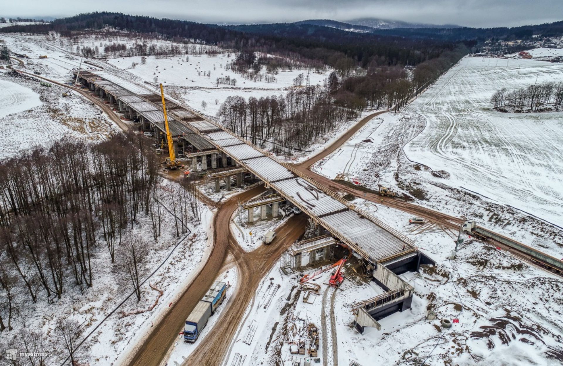 Trwa budowa ostatniego dolnośląskiego odcinka trasy S3 od Kamiennej Góry do Lubawki 