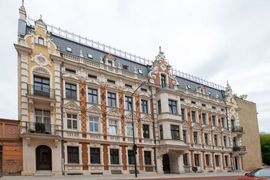 Zabytkowa kamienica przy Jaracza po rewitalizacji. To jedna z pereł Śródmieścia Łodzi [ZDJĘCIA]